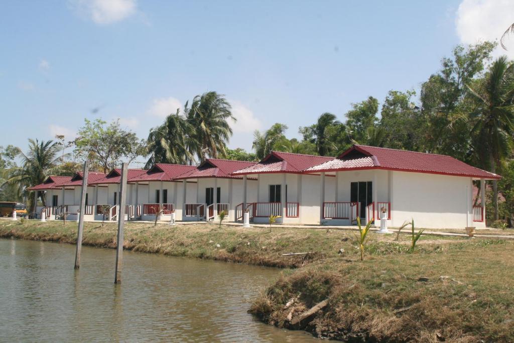 Home Beach Village Resort Kota Bharu Exterior photo