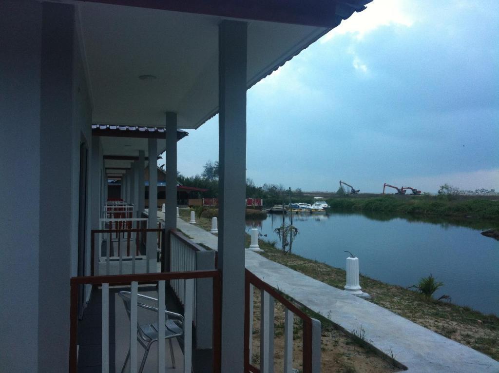 Home Beach Village Resort Kota Bharu Exterior photo